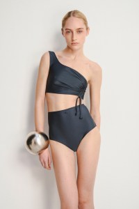 Veronique Leroy Spring 2025 ready-to-wear collection at Paris Fashion Week