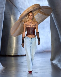 Weinsanto Spring 2025 Ready-to-Wear Collection at paris Fashion Week