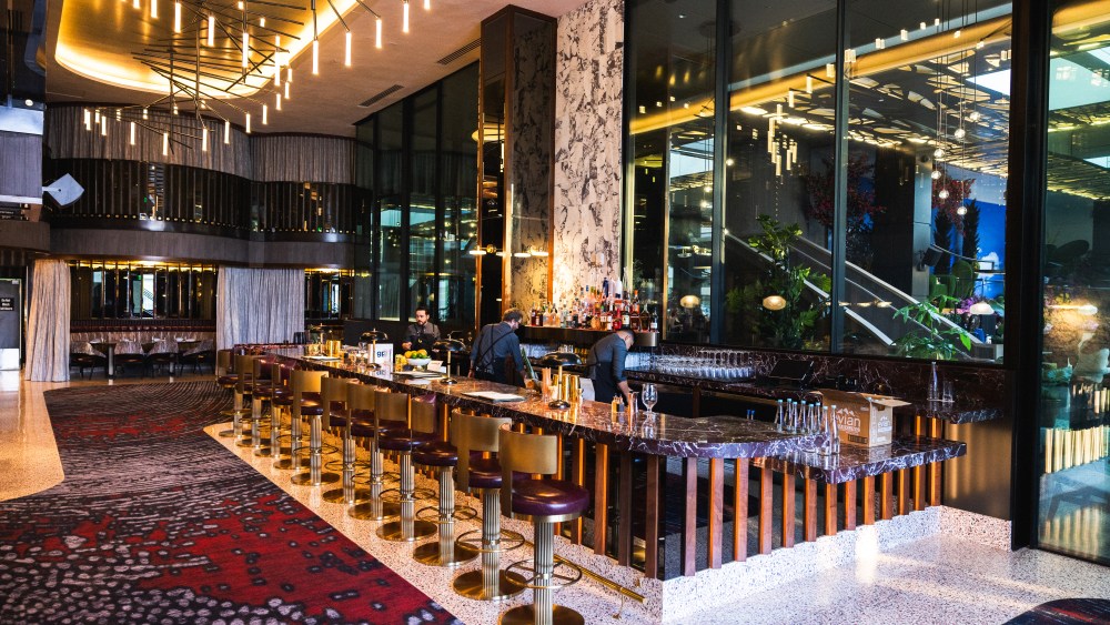 Gravitas bar