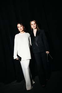 Zoey Deutch and Kaitlyn Dever