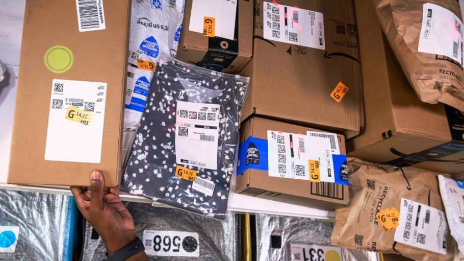 The e-commerce titan plans to roll out its latest AI-driven solution across a number of its electric delivery vehicles by early next year.