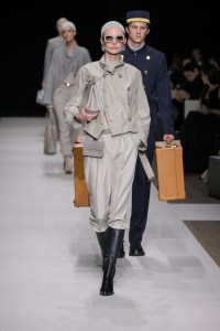 Giorgio Armani Spring 2025 Ready-to-Wear Collection