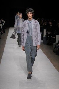 Giorgio Armani Spring 2025 Ready-to-Wear Collection
