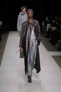 Giorgio Armani Spring 2025 Ready-to-Wear Collection