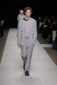 Giorgio Armani Spring 2025 Ready-to-Wear Collection