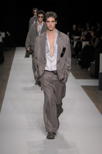 Giorgio Armani Spring 2025 Ready-to-Wear Collection