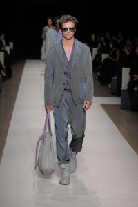 Giorgio Armani Spring 2025 Ready-to-Wear Collection