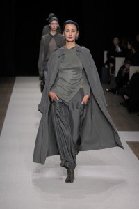 Giorgio Armani Spring 2025 Ready-to-Wear Collection