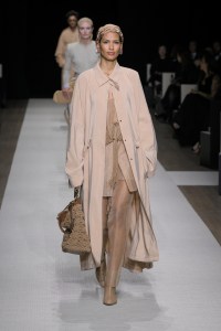 Giorgio Armani Spring 2025 Ready-to-Wear Collection