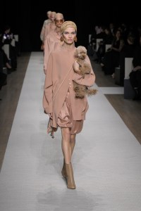 Giorgio Armani Spring 2025 Ready-to-Wear Collection