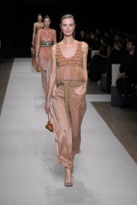 Giorgio Armani Spring 2025 Ready-to-Wear Collection