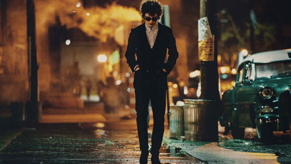 Timothée Chalamet in A COMPLETE UNKNOWN. Photo by Macall Polay,  Courtesy of Searchlight Pictures. © 2024 Searchlight Pictures All Rights Reserved.