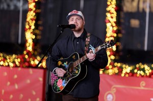 NEW YORK, NEW YORK - NOVEMBER 26: Alex Warren performs during 2024 Macy's Thanksgiving Day Parade Rehearsals - Day 2 at Macy's Herald Square on November 26, 2024 in New York City.  (Photo by Michael Loccisano/Getty Images)