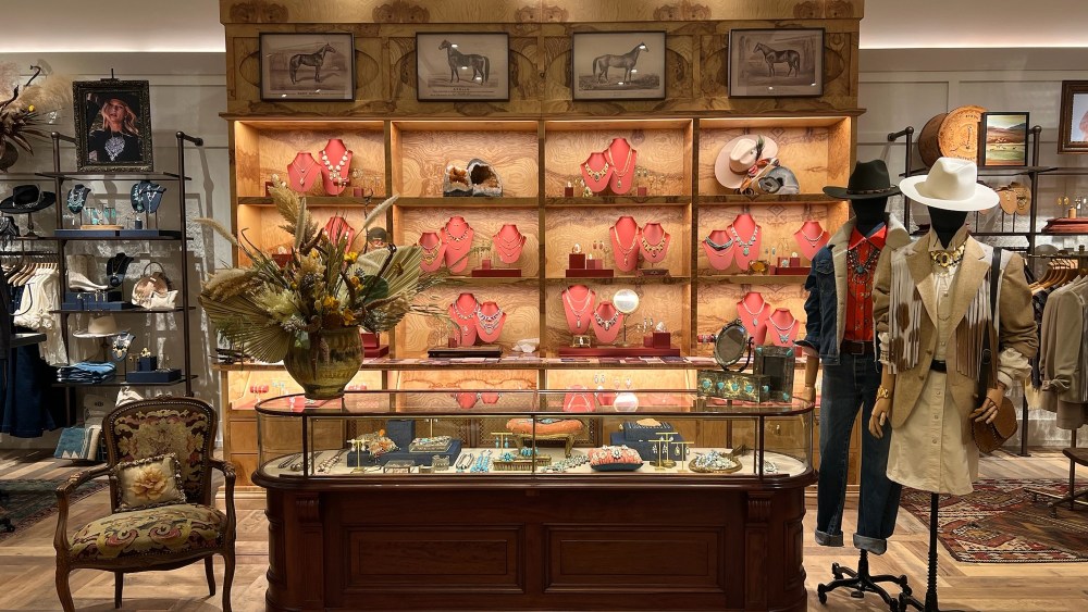 Kendra Scott opens first Yellow Rose store in Austin