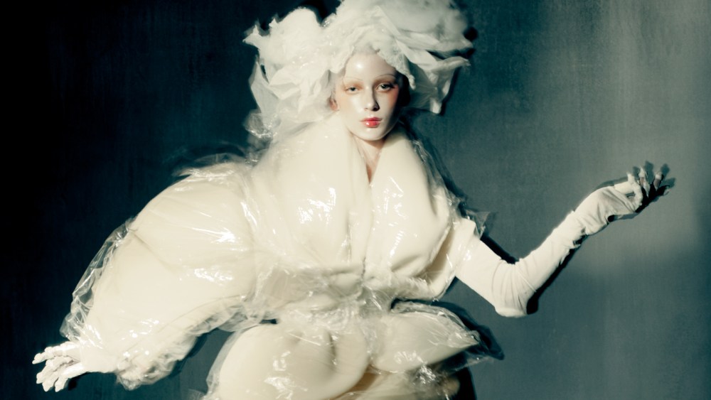 A look from Maison Margiela Artisanal 2024 by John Galliano, photographed by Paolo Roversi for Luncheon.