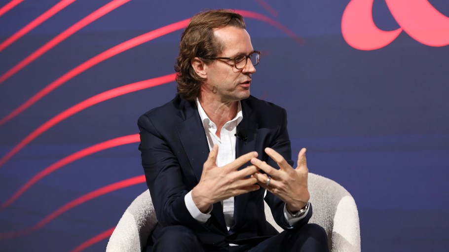 Stefan Larsson