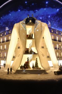 A look at the Dior holiday windows for 2024.