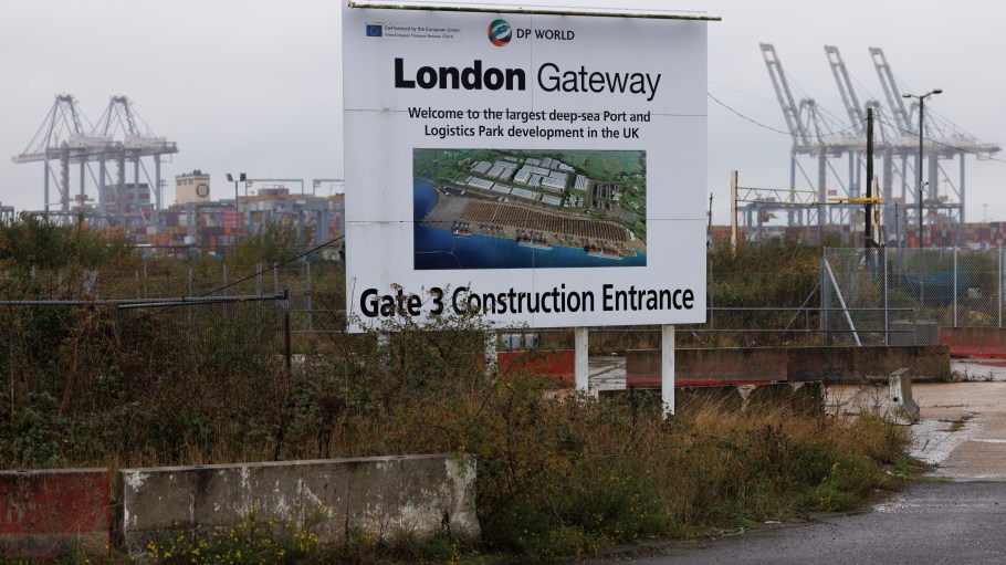 Maersk and Hapag-Lloyd will stop at London Gateway instead of the Port of Felixstowe when their vessel-sharing agreement takes effect Feb. 1.