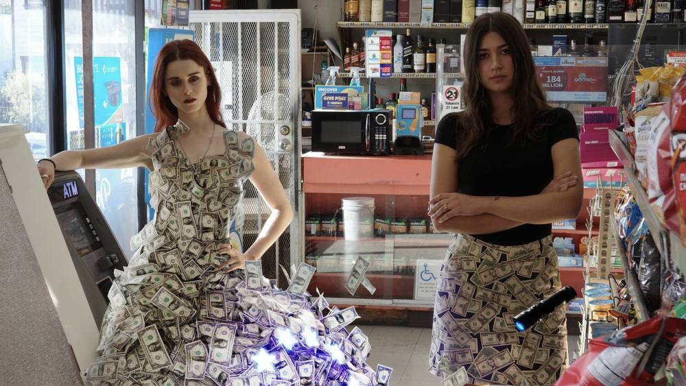 Draup founder Dani Loftus, Tribute Brand founder Gala Marija Vrbanić digital fashion
