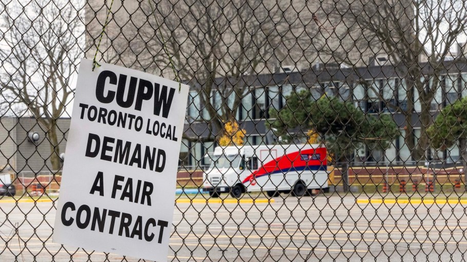 While Canada's government appointed a special mediator in the days after the strike began, talks between parties broke down last Wednesday.