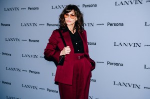 Gina Gershon
