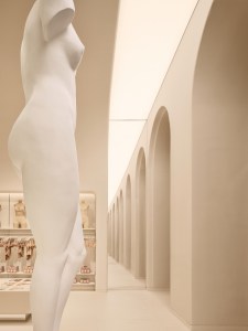 A look inside the new Skims store on 5th Avenue.
