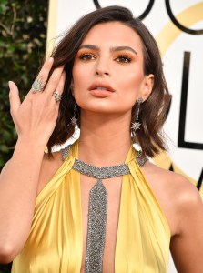 BEVERLY HILLS, CA - JANUARY 08:  Emily Ratajkowski arrives at the 74th Annual Golden Globe Awards at The Beverly Hilton Hotel on January 8, 2017 in Beverly Hills, California.  (Photo by Steve Granitz/WireImage)