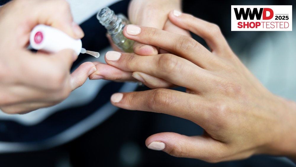 press on nails that create a gel manicure effect