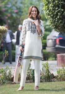 LAHORE, PAKISTAN - OCTOBER 18:  Catherine, Duchess of Cambridge takes part in a game of cricket as she visits SOS Children’s Village, a charitable organisation in the heart of the city, on October 18, 2019 in Lahore, Pakistan. (Photo by Samir Hussein/WireImage)