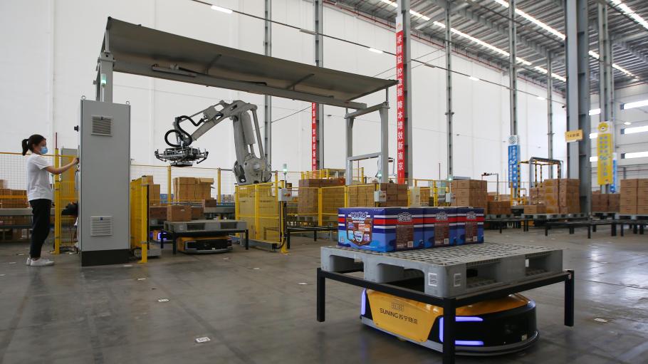 Warehouse robots' capabilities continue to advance as AI systems improve their adaptability.