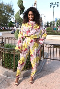 LAKE BUENA VISTA, FLORIDA - MARCH 03: Kelly Rowland poses for a picture at Walt Disney World Resort on March 03, 2022 in Lake Buena Vista, Florida. (Photo by Arturo Holmes/Getty Images for Disney Dreamers Academy)