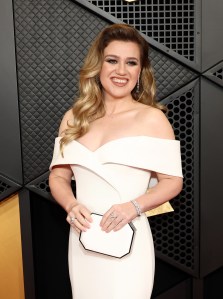 LOS ANGELES, CALIFORNIA - FEBRUARY 04: Kelly Clarkson attends the 66th GRAMMY Awards at Crypto.com Arena on February 04, 2024 in Los Angeles, California. (Photo by Matt Winkelmeyer/Getty Images for The Recording Academy)