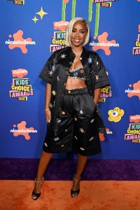 SANTA MONICA, CALIFORNIA - JULY 13: Kelly Rowland attends Nickelodeon Kids' Choice Awards 2024 at Barker Hangar on July 13, 2024 in Santa Monica, California. (Photo by Jon Kopaloff/Getty Images for Nickelodeon)