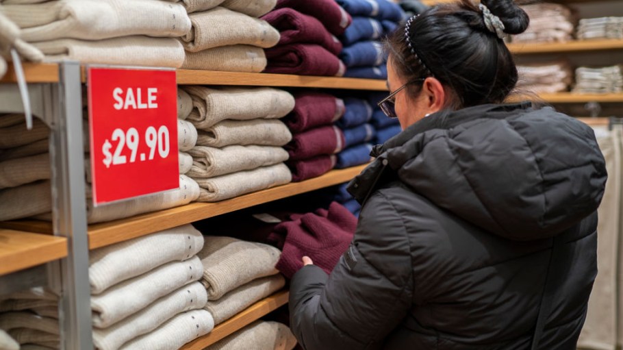 Fast's Uniqlo business in China was impacted by incorrect inventory allocation, while the Southern U.S. region was cited for strong growth.
