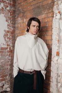 A preview look at the Ami Fall 2025 Men’s Collection showing in Paris with designer Alexandre Mattiussi.