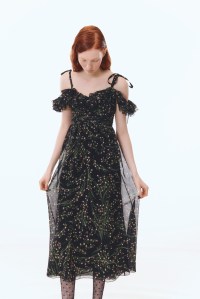 Giambattista Valli Pre-Fall 2025 Ready-to-Wear Collection at Paris Men's Fashion Week