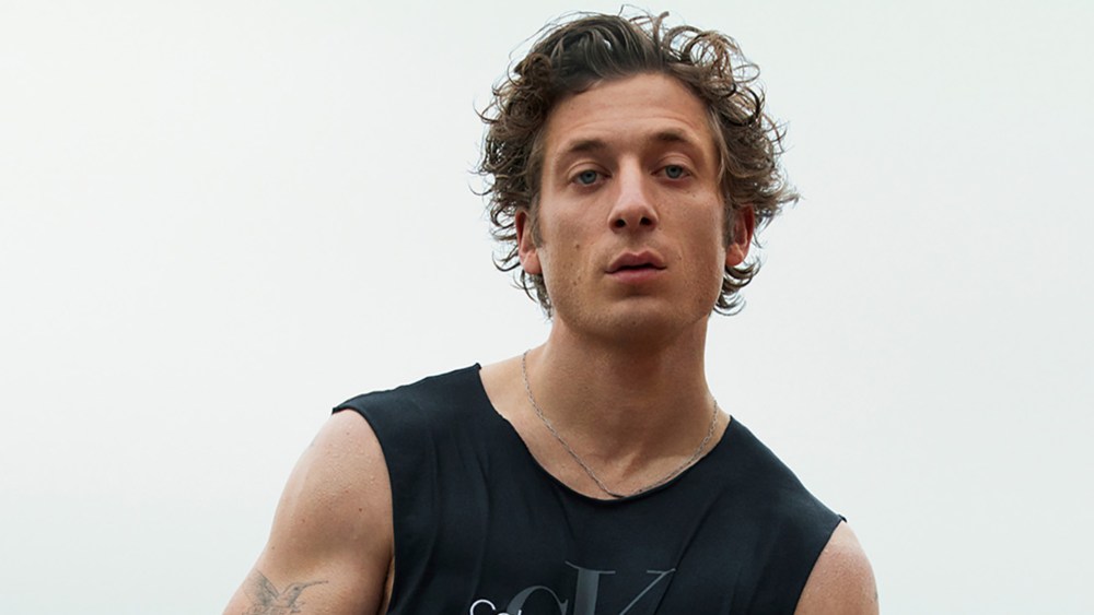 Jeremy Allen White in a Calvin Klein t shirt.