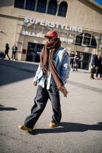 Street style at Pitti Uomo 107 in Florence, Italy, 2025.