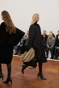 Toteme Fall 2025 Ready-to-Wear Collection