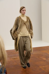 Toteme Fall 2025 Ready-to-Wear Collection