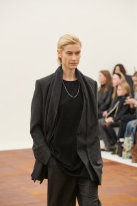 Toteme Fall 2025 Ready-to-Wear Collection