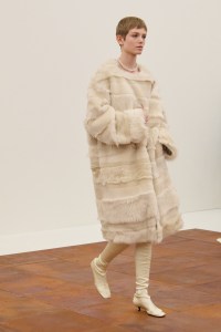 Toteme Fall 2025 Ready-to-Wear Collection