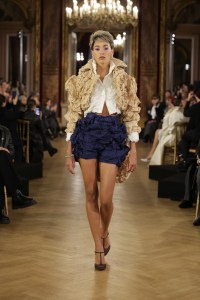 Viktor & Rolf Spring 2025 Couture