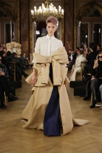 Viktor & Rolf Spring 2025 Couture