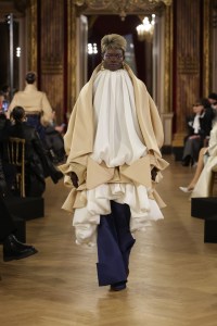 Viktor & Rolf Spring 2025 Couture