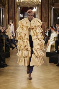 Viktor & Rolf Spring 2025 Couture