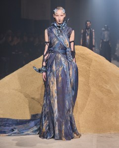 Yuima Nakazato Spring 2025 Couture at Paris Couture Week