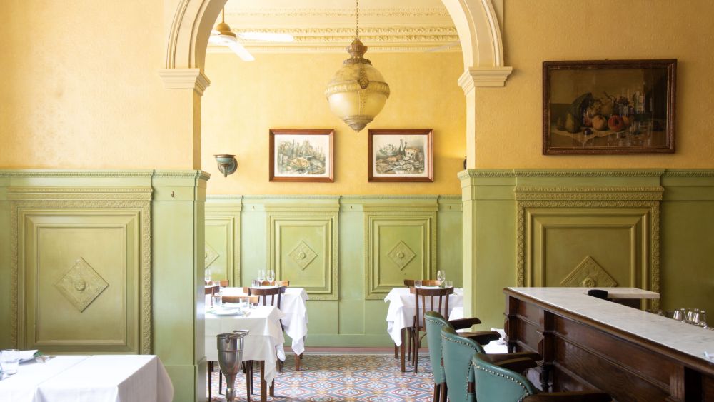 Inside the Renzo Mongiardino-designed Da Giacomo restaurant