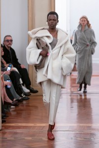 Alberta Ferretti Fall 2025 Ready-to-wear Collection at Milan Fashion Week