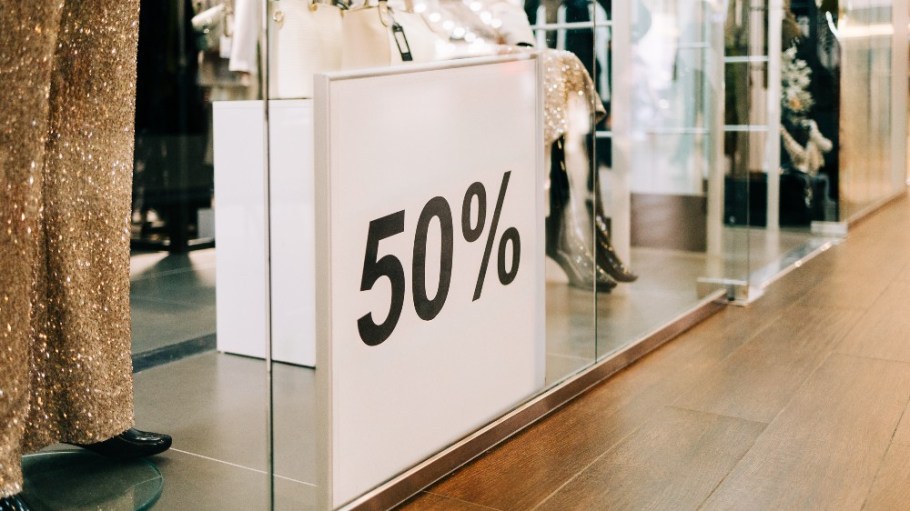 Fast fashion is poised to make big gains over the course of the next four years, Technavio's study shows.